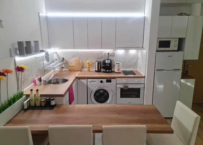 Aglaya 2 - Bay * 帕莫瑞