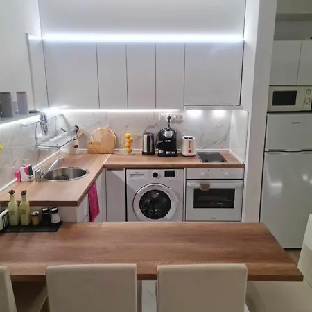 Aglaya 2 - Bay * Πομόριε